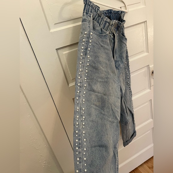 Pearl-studded mom jeans - Picture 4 of 5
